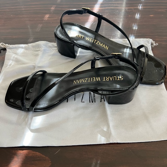 New W/Out tags-Stuart Weitzman Black patent sandal. Sz 9 - Picture 3 of 6